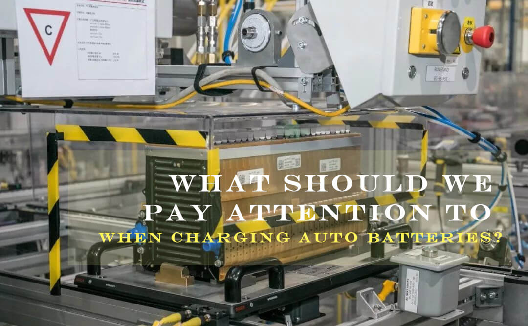 À quoi faut-il faire attention lors du chargement des batteries d'automobiles ?