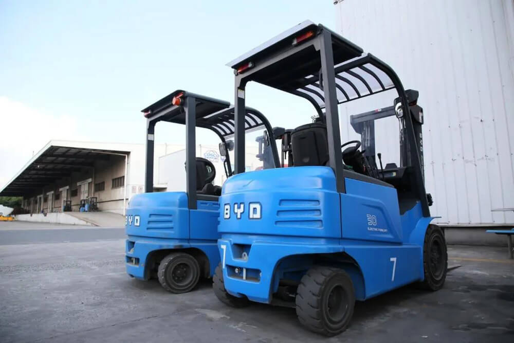 4.Byd s'est lancé dans le domaine des chariots élévateurs électriques dès 2009 et a mis au point des chariots élévateurs électriques équipés de batteries au phosphate de fer lithié en 2011.