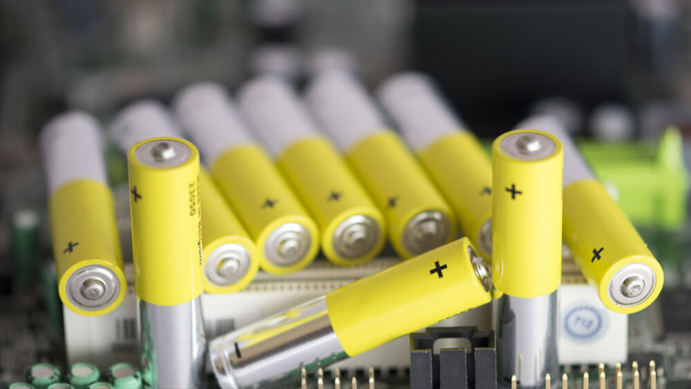 Aunque todavía hay que mejorar el reciclaje de las baterías eléctricas, el gobierno y las empresas también están intentando explorar soluciones viables.
