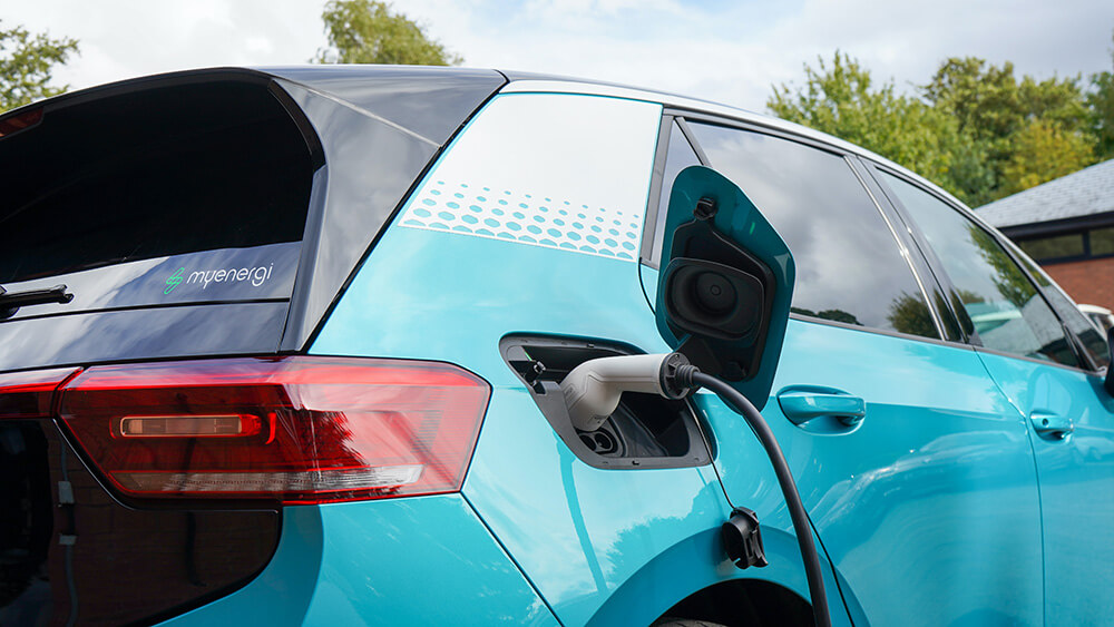 En 2020, malgré une forte baisse du marché automobile mondial due à l'impact de la pandémie de COVID-19, le volume des ventes de véhicules à énergie nouvelle atteindra 3,0 milliards d'euros.