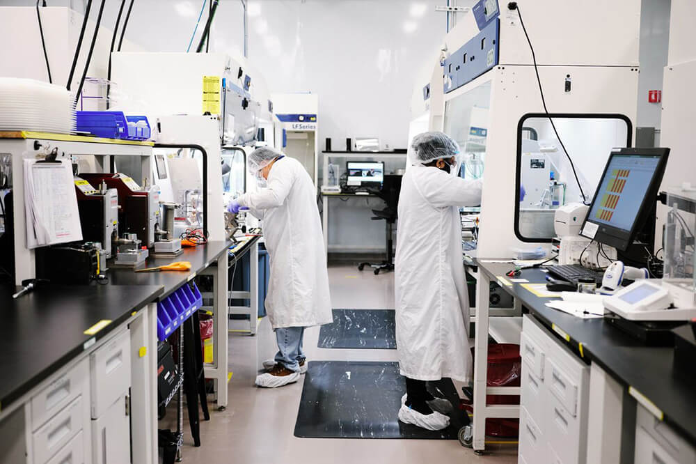 Dans le domaine de la recherche sur les batteries à l'état solide, les entreprises chinoises ne sont pas aussi avancées que le Japon, l'Allemagne et les États-Unis, mais elles sont de plus en plus nombreuses à s'y intéresser.