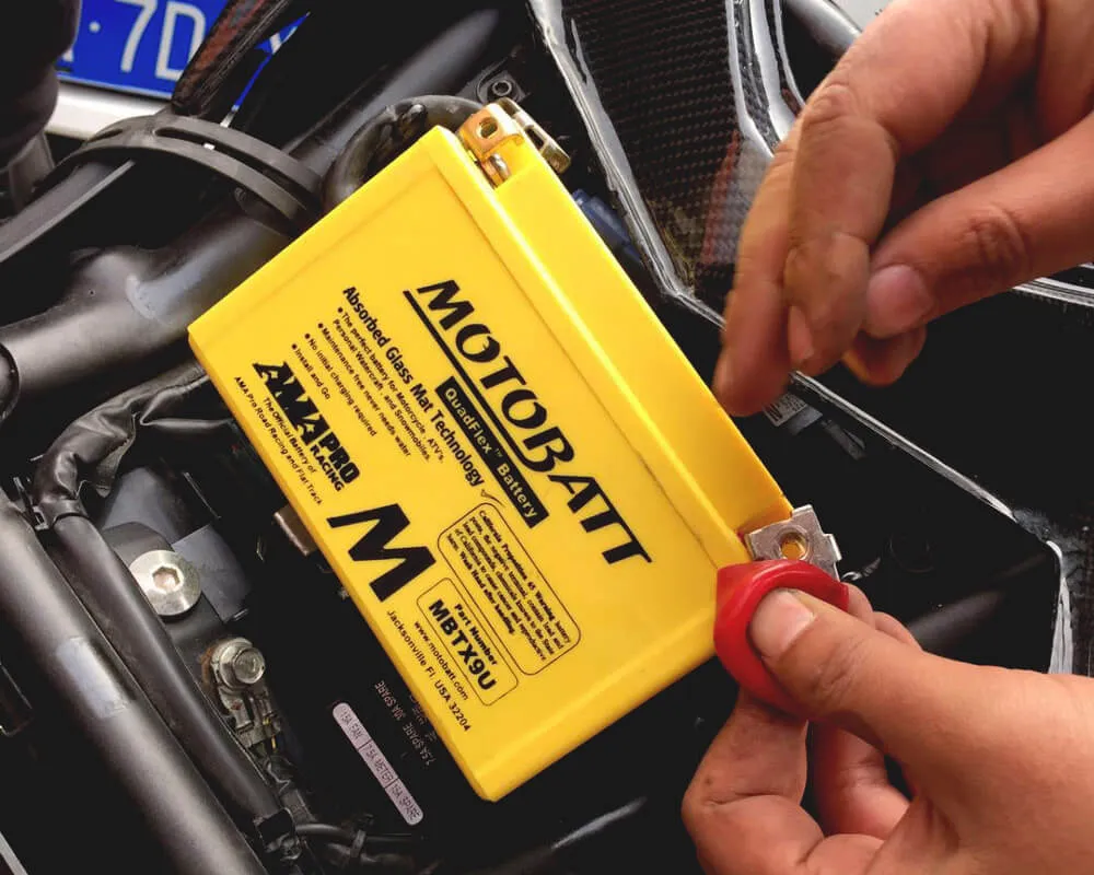 Lithium-ion batteries are superior to acid batteries and safe to handle. Li-ion batteries for motorcycles are maintenance-free