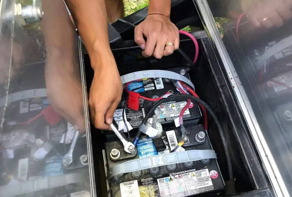 Is a swollen battery dangerous? The complete guide to dealing with a