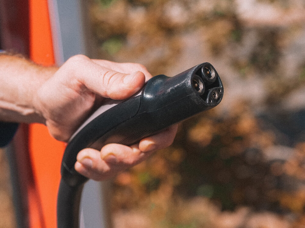 Les batteries Li-ion ne prennent qu'une ou deux heures pour être complètement chargées.