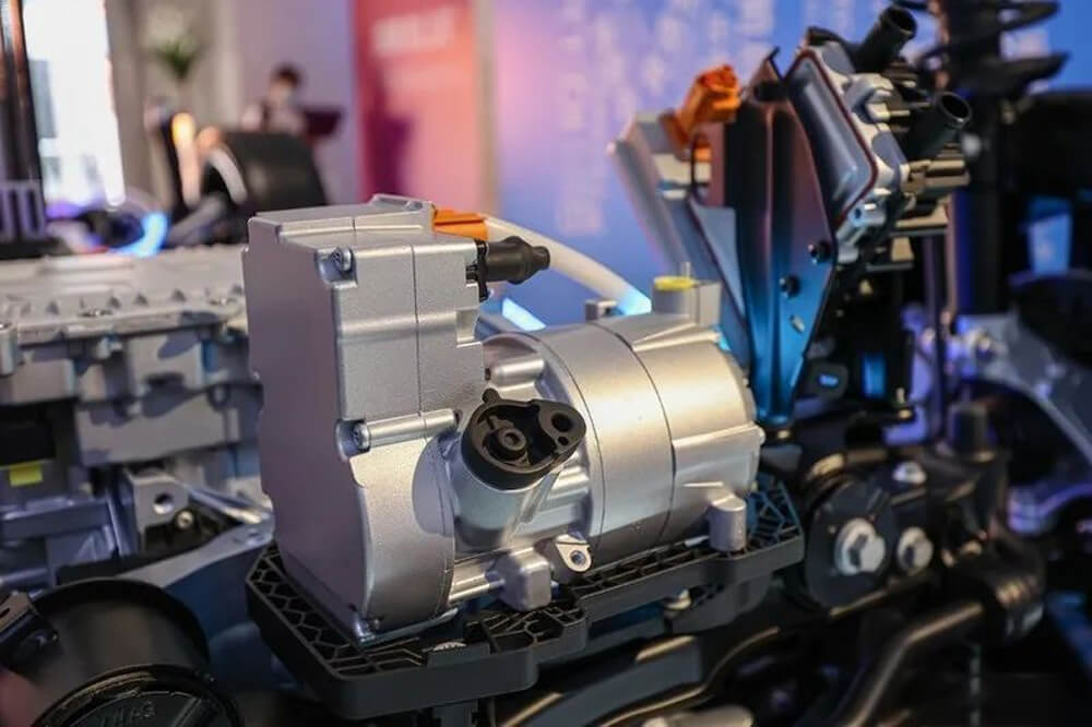 La eficiencia de la bomba de calor es mucho mayor que la de la calefacción PTC