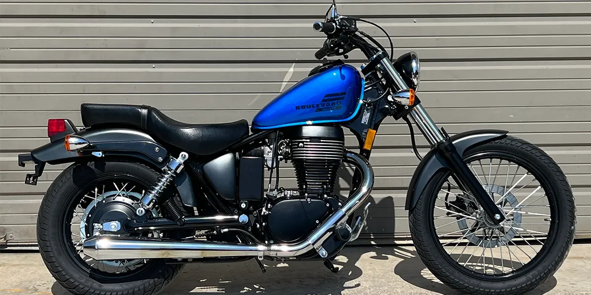 Suzuki Boulevard S40